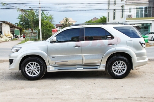 ชุดแต่ง Toyota Fortuner ชุดแต่งรอบคัน  โตโยต้า ฟอร์จูนเนอร์ ด้านข้าง